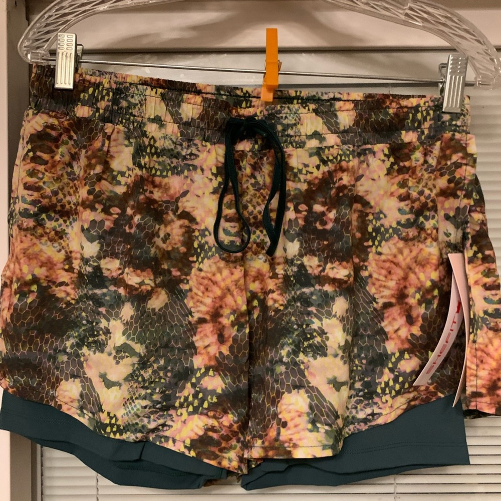 SheFit 2 in 1 Shorts Luxe NWT